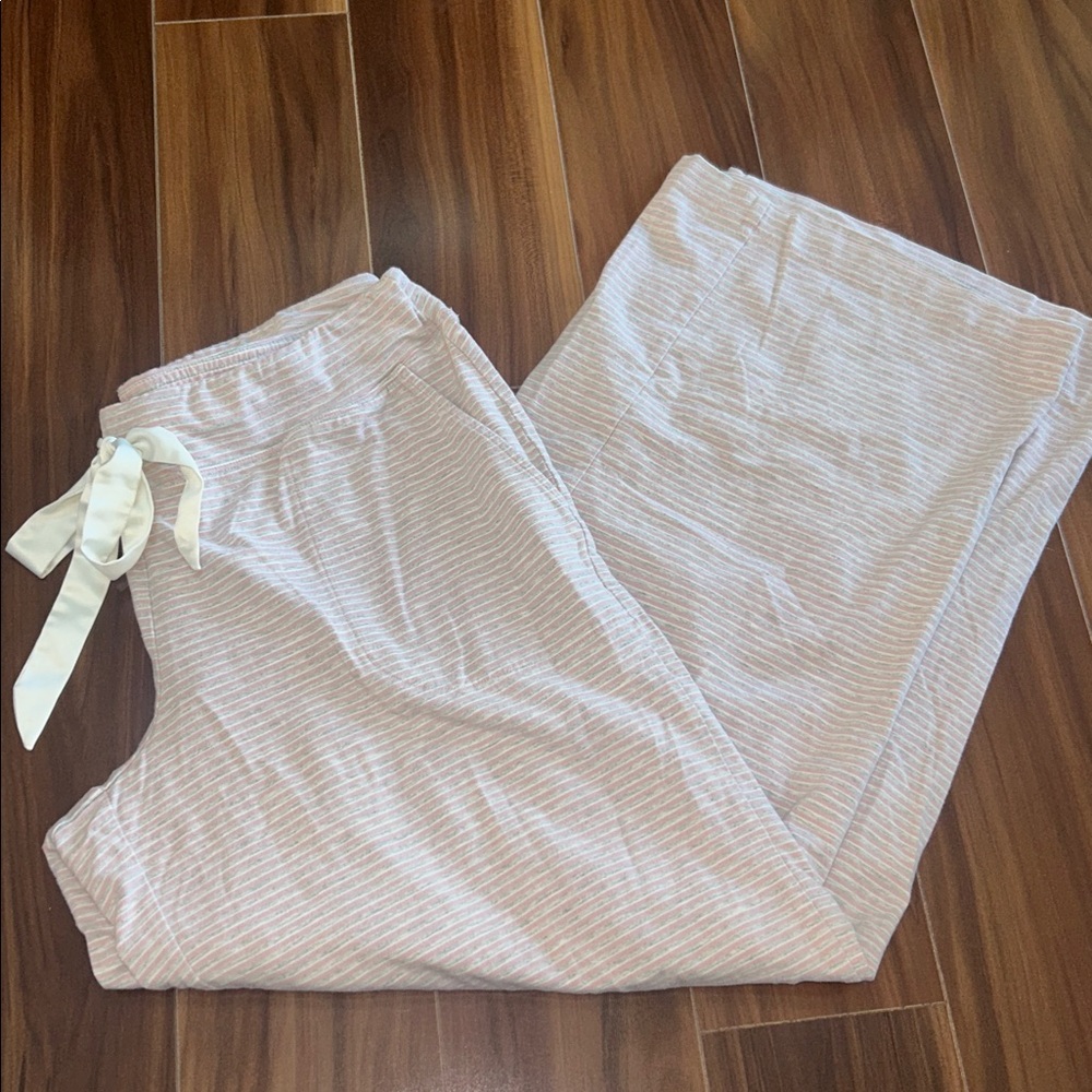 Large Soma pajama pants satin tie with pockets